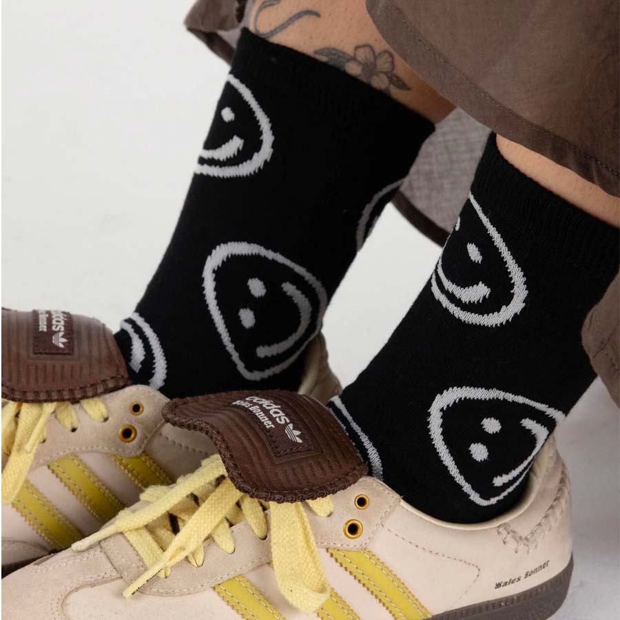 Baggu-chaussettes-crew-happy-smile-noir-Atelier-Kumo