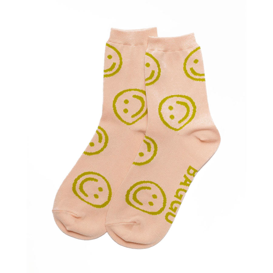 Baggu-chaussettes-crew-rose-clair-saumon-happy-smileys-smile-taille-unique-Atelier-Kumo