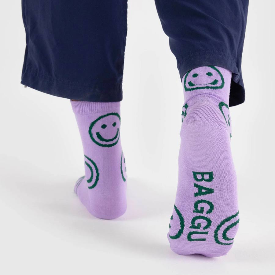 Baggu-chaussettes-happy-smile-lavande-violet-colore-Atelier-Kumo