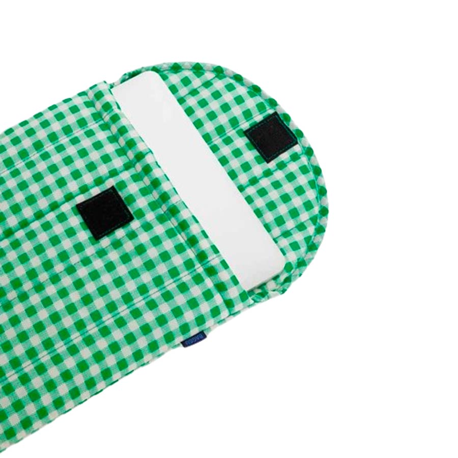 Baggu-housse-ordinateur-gingham-vert-blanc-carreaux-moelleux-puffy-13-pouces-mac-Atelier-Kumo