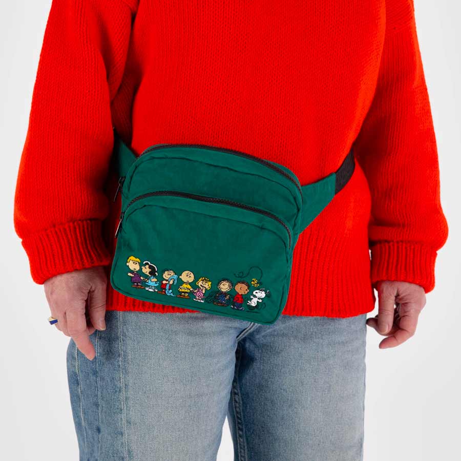 Baggu-sac-banane-fanny-peanuts-vert-tenue-Atelier-Kumo