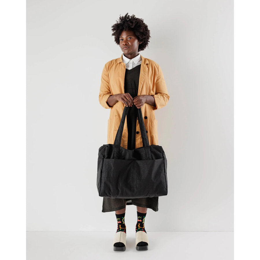 Baggu-sac-de-voyage-cloud-carry-on-noir-Atelier-Kumo