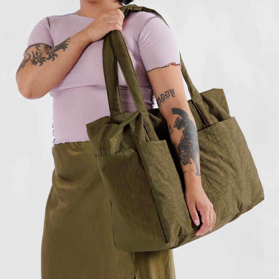 Baggu-sac-de-voyage-cloud-carry-on-vert-kaki-algue-seaweed-lavable-en-machine-Atelier-Kumo