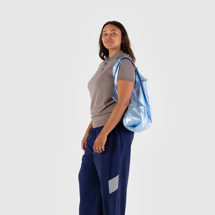 Baggu-tote-bag-standard-bleu-clair-electrique-metallique-mode-durable-Atelier-Kumo