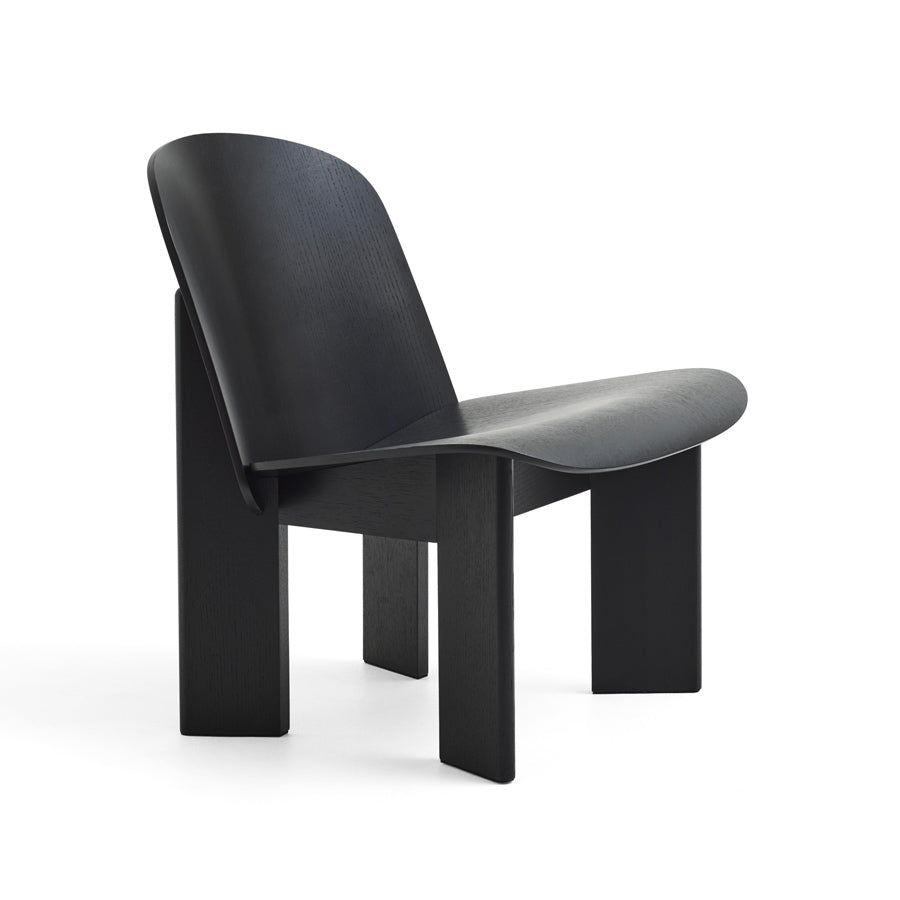 Hay-fauteuil-chisel-lounge-en-bois-de-chene-laque-noir-rembourrage-andreas-bergsaker-Atelier-Kumo