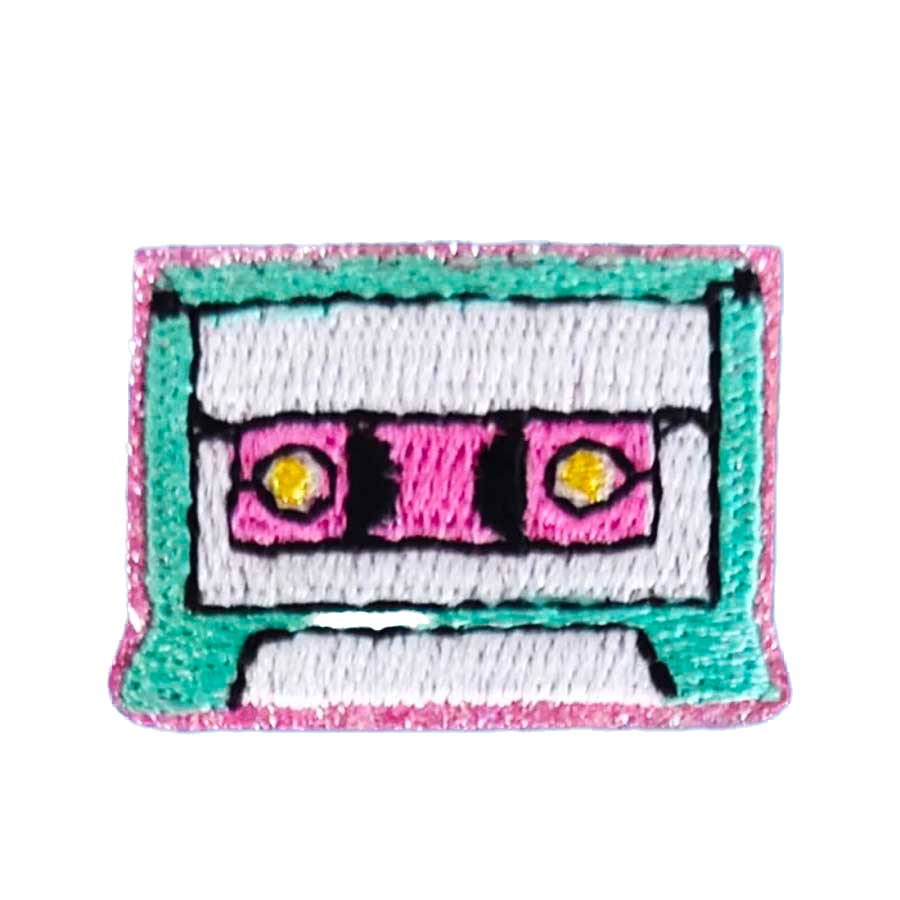 La-Petite-Epicerie-patch-thermocollant-brode-a-paillettes-k7-cassette-Atelier-Kumo