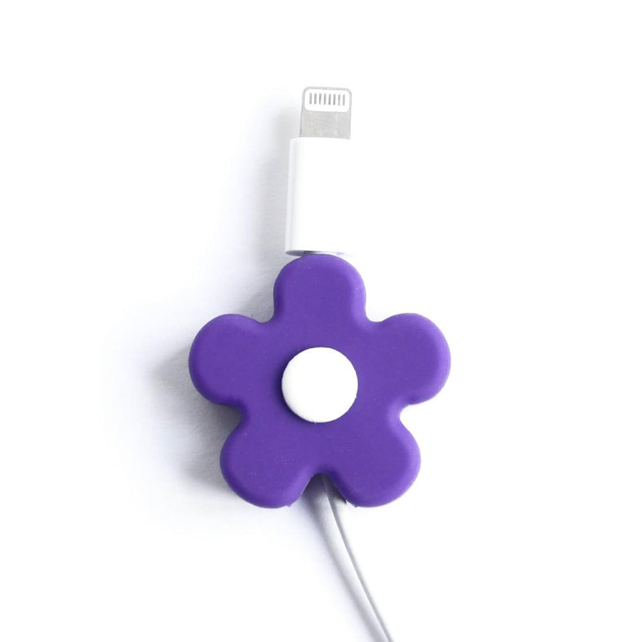 La-Petite-Epicerie-protege-cable-fleur-violette-et-blanche-Atelier-Kumo