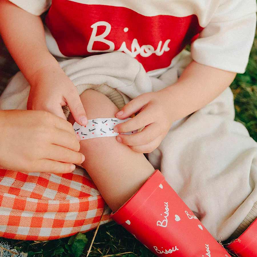 Mathilde-Cabanas-pansements-enfants-bisou-Atelier-Kumo