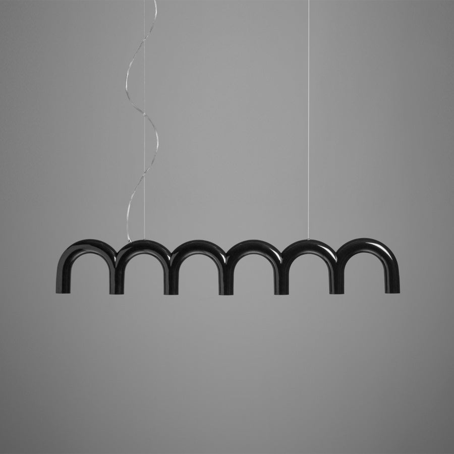 Oblure-suspension-arch-arc-droit-noir-acier-johan-lindsten-et-markus-johansson-Atelier-Kumo